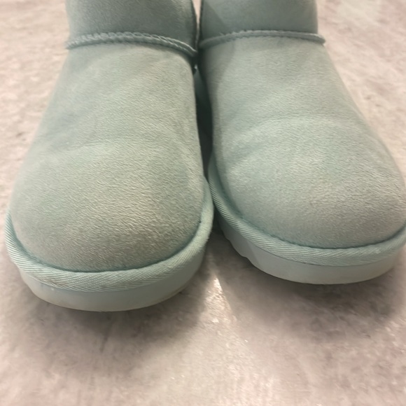 Ugg- Classic Mini - Picture 4 of 8